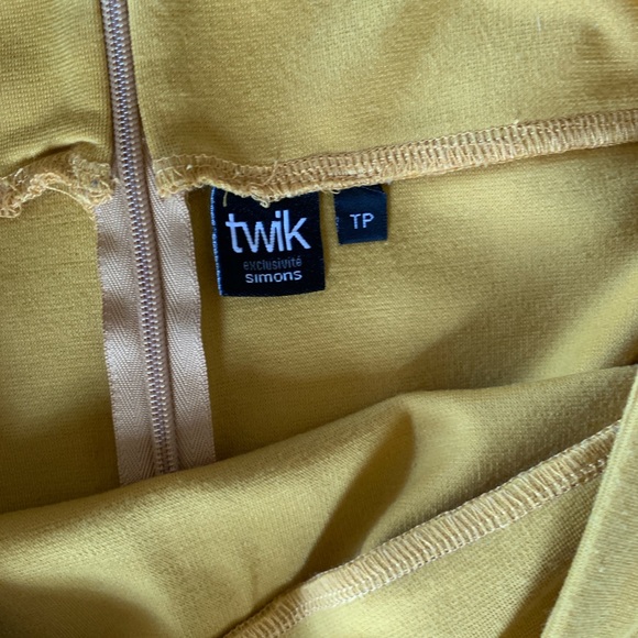 Twix Mustard Mini Skirt - Picture 2 of 2
